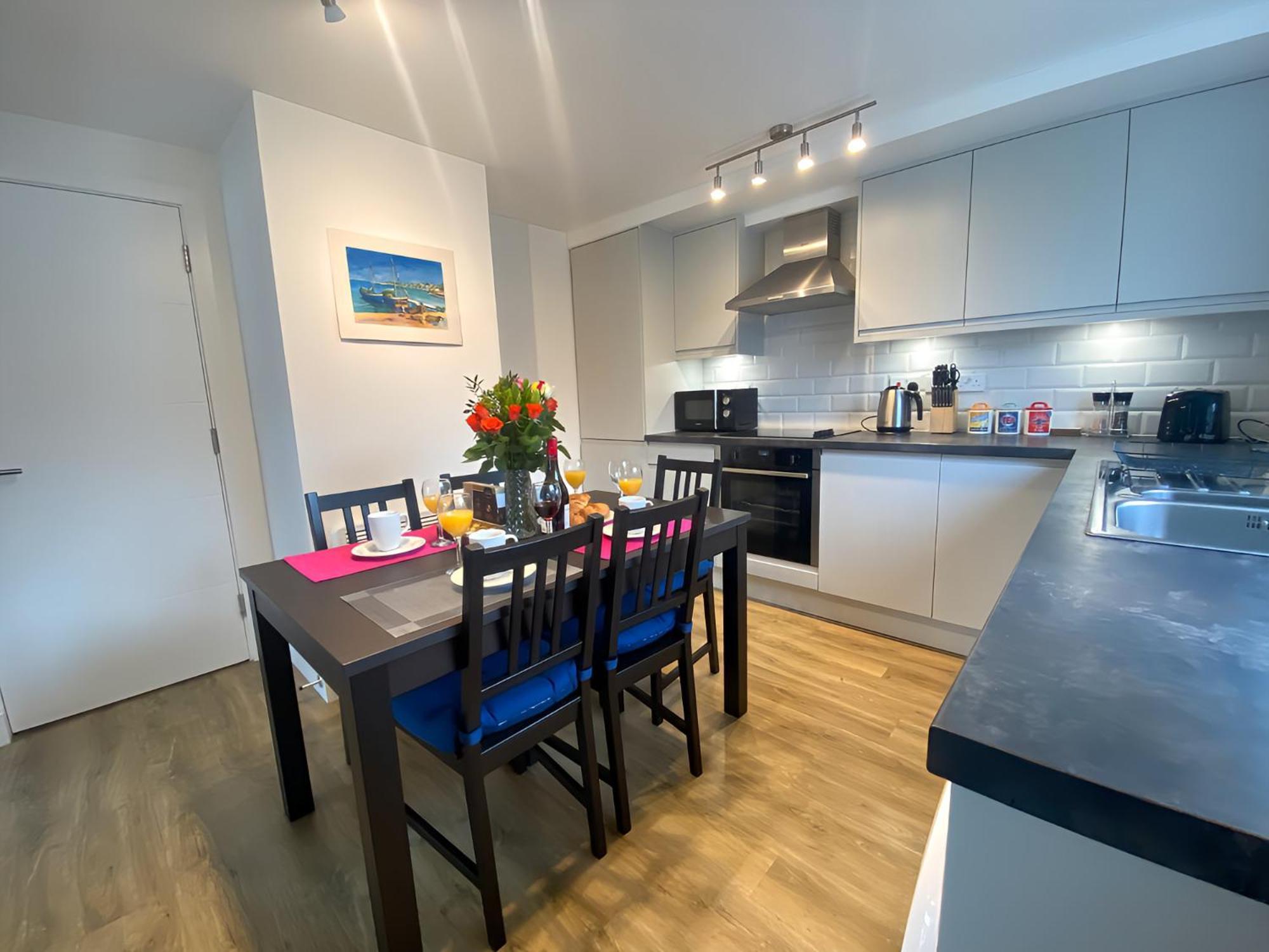 Cambridge Stays Riverside Apart Hotel With 2Br Flats At The City Centre-Parking-Balcony ภายนอก รูปภาพ